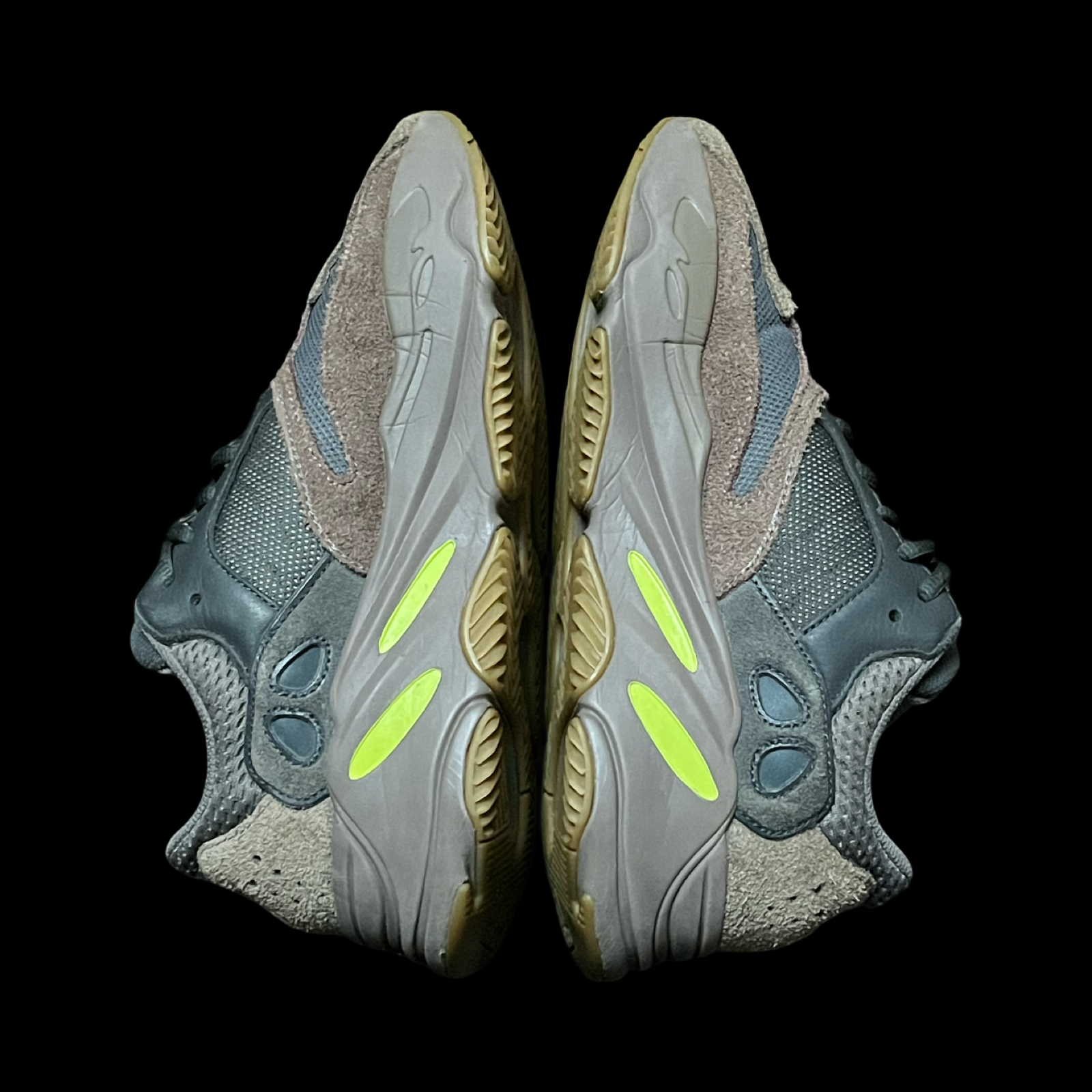 YEEZY Boost 700 ‘Mauve’