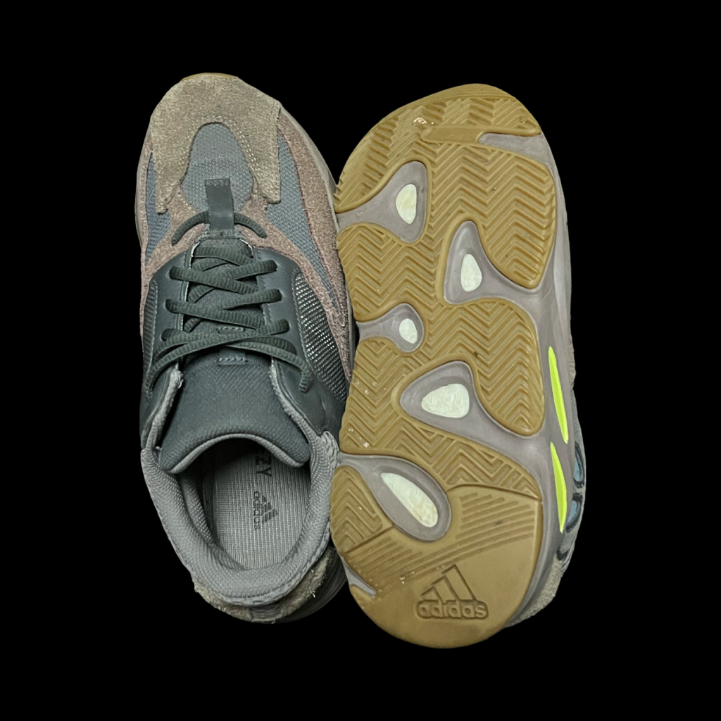 YEEZY Boost 700 ‘Mauve’
